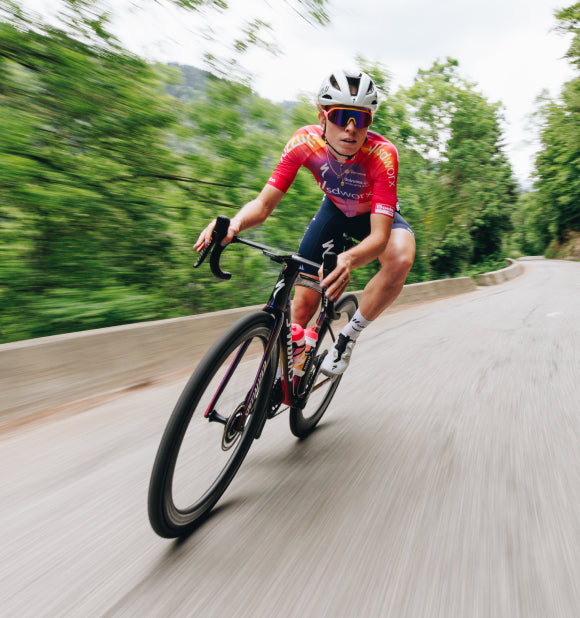 Demi Vollering riding an Specialized S-Works Tarmac SL8