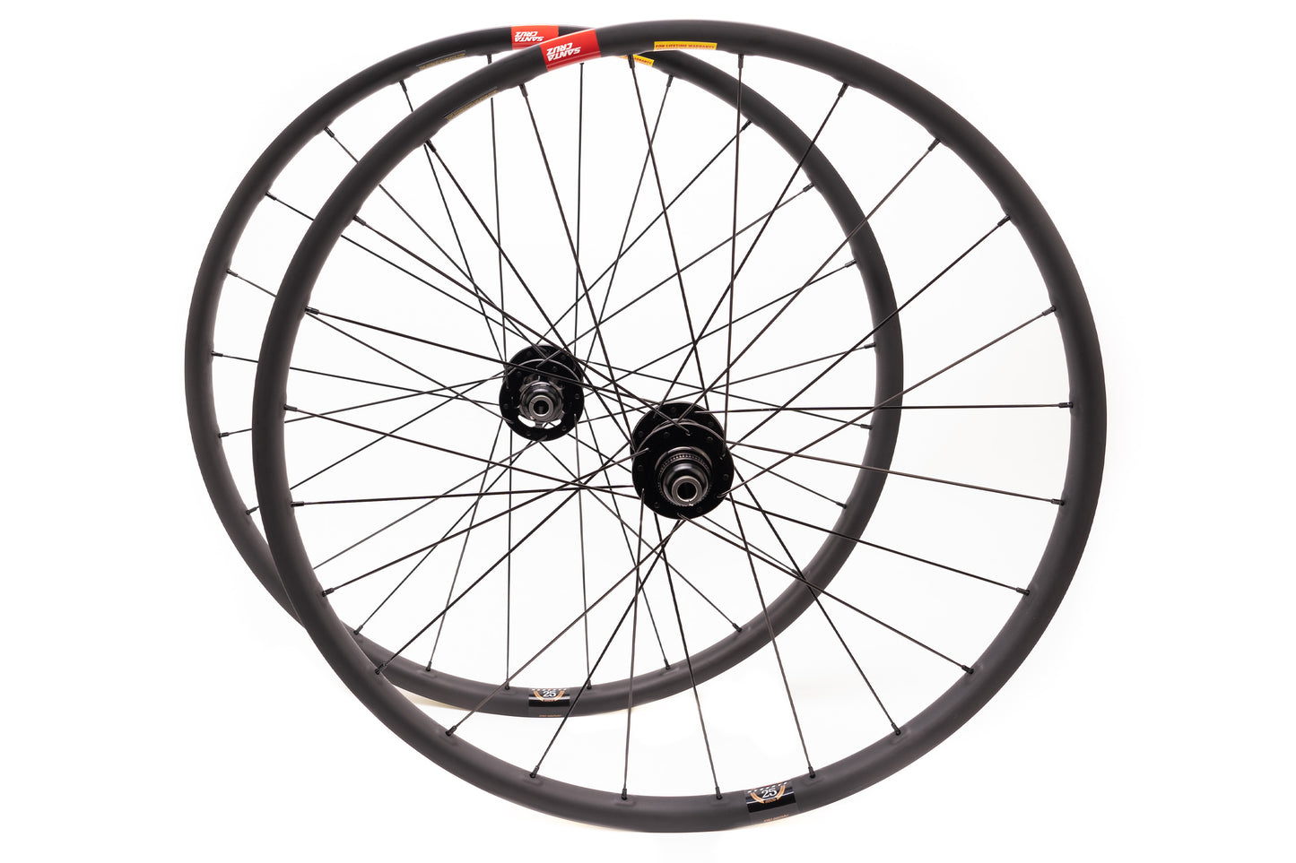 Santa Cruz Reserve 25, Chris King HG R45D 650b Wheelset Blk