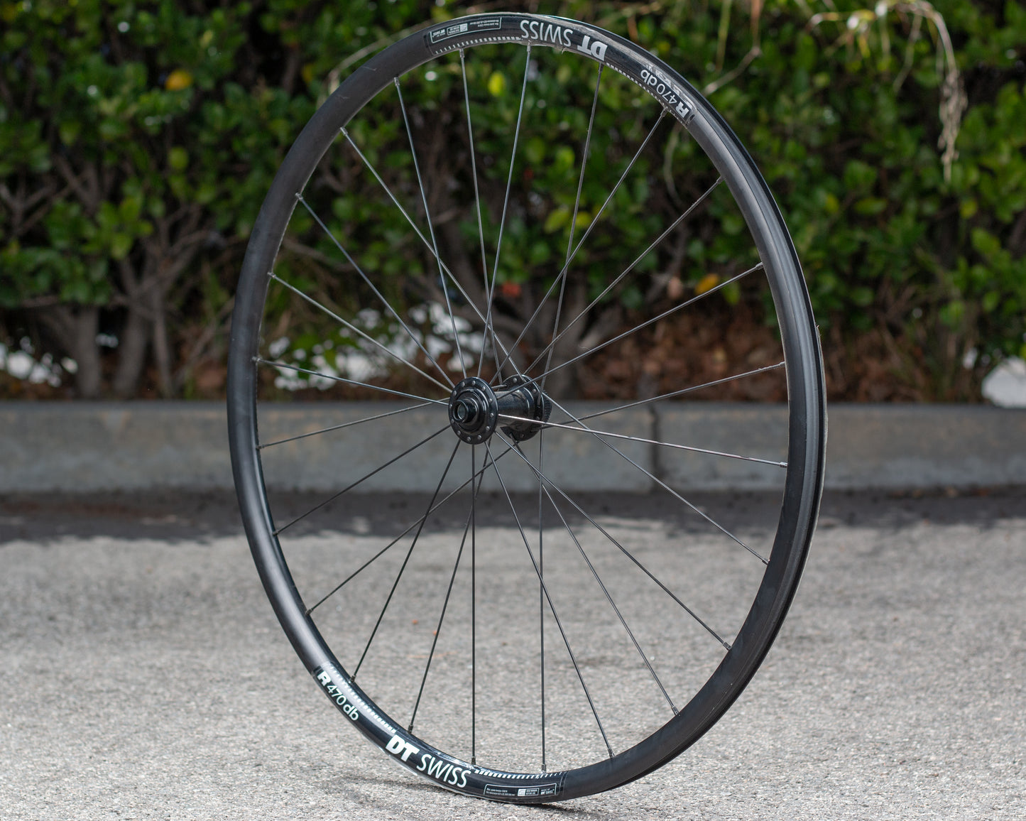 DT Swiss R470 db Aluminum 700c Wheelset thru axle 12mm