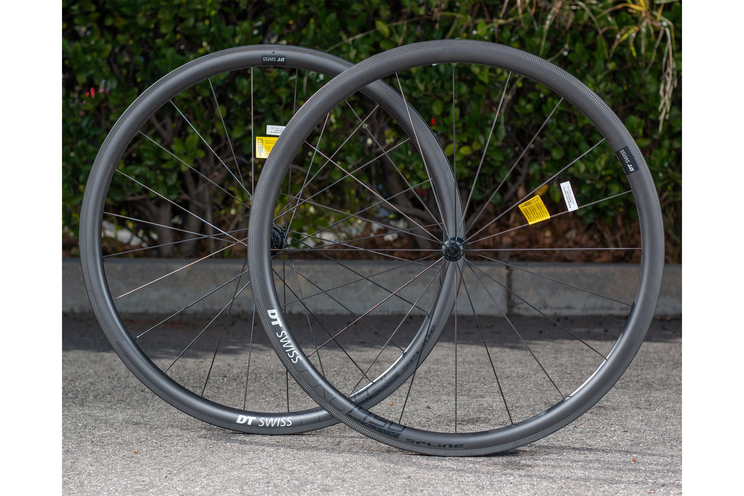 Dt swiss 1450 hot sale carbon 700c wheelset