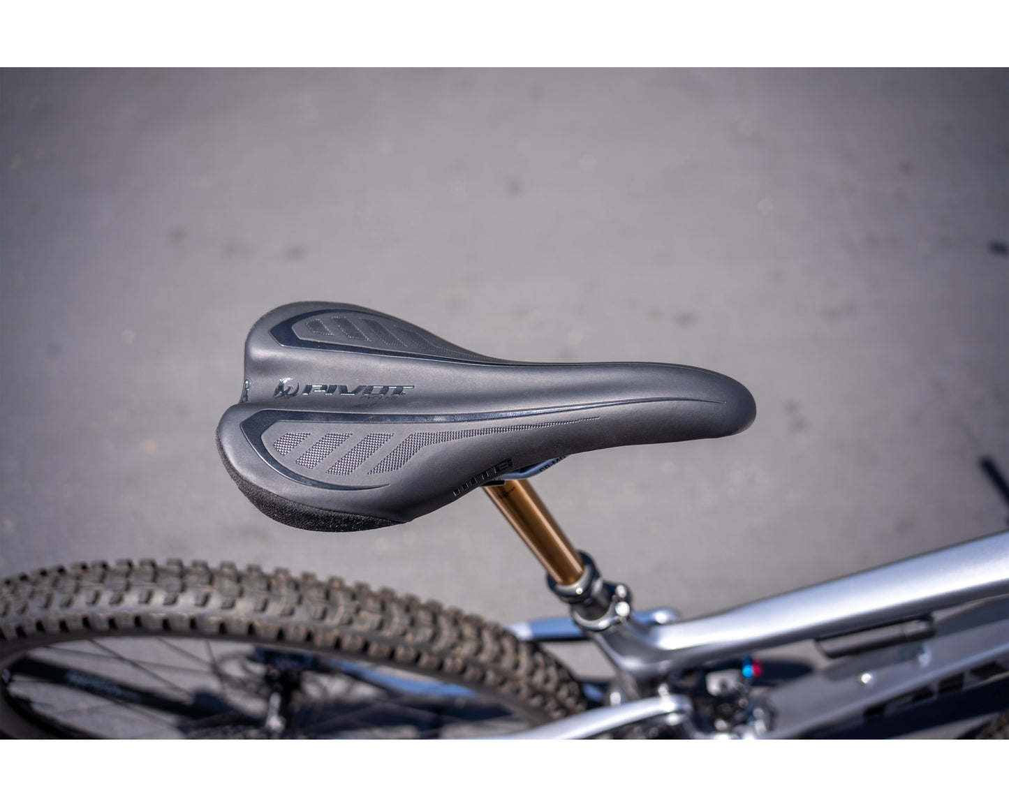 2021 Pivot Trail V3 Pro XT i9 Hub MetSil MD