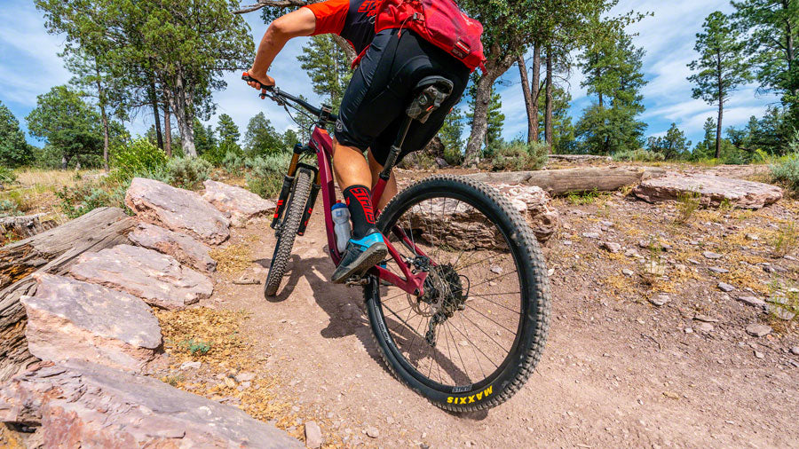 Stan's No Tubes Flow CB7 Rear Wheel