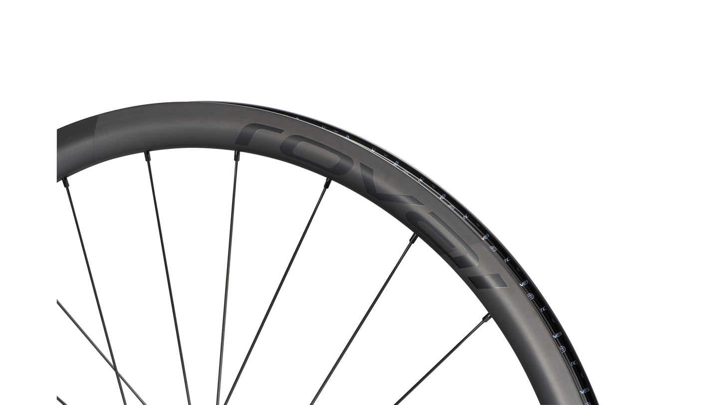 Specialized Alpinist CLX II Front - Satin Carbon/Gloss Blk 700C