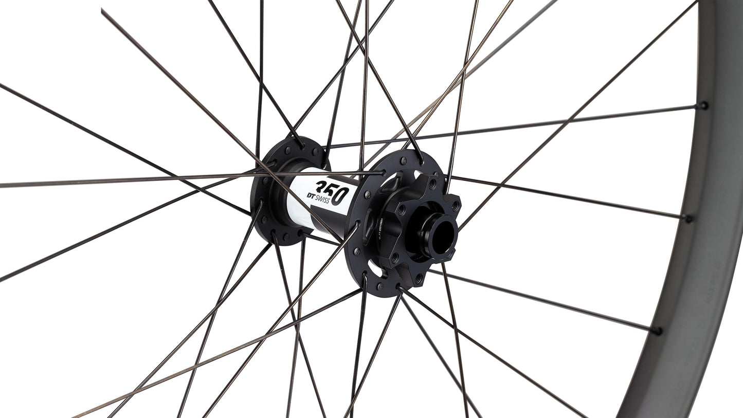 Specialized Roval Traverse HD 350 6B - Satin Carbon/gloss Black 29 Rear 28H