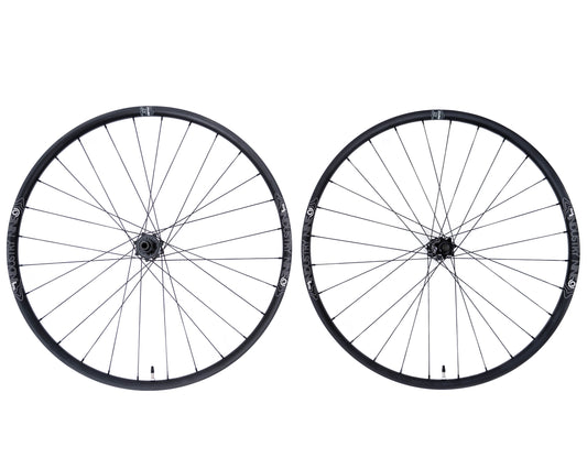 HYDRA - TRAIL-S - 29" - WHEELSET - BLACK HUB - 1 555.00 6.750 555.00  BLACK SPOKES - 15X110 - 12X148 - XD