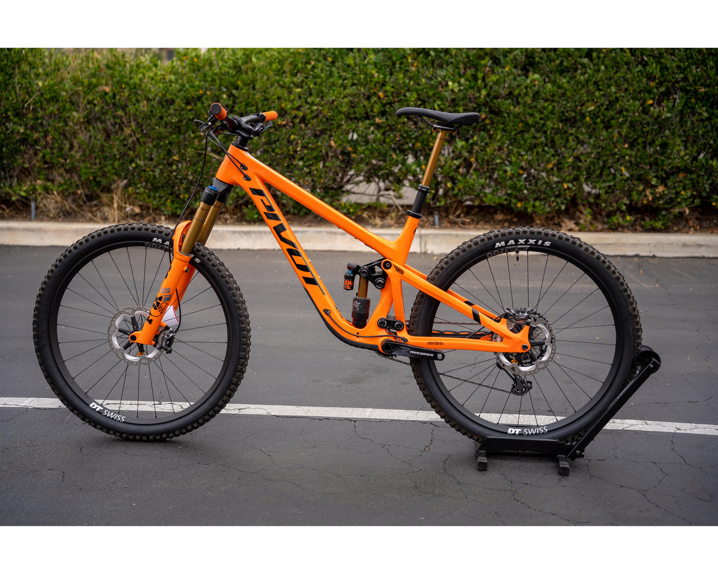 2021 Pivot Firebird Pro XT 29 Orange LG